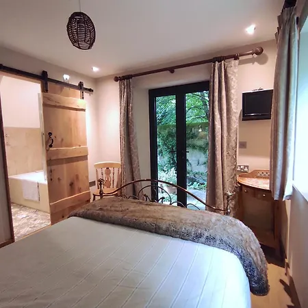 Headingley Hideaway Апартаменти *